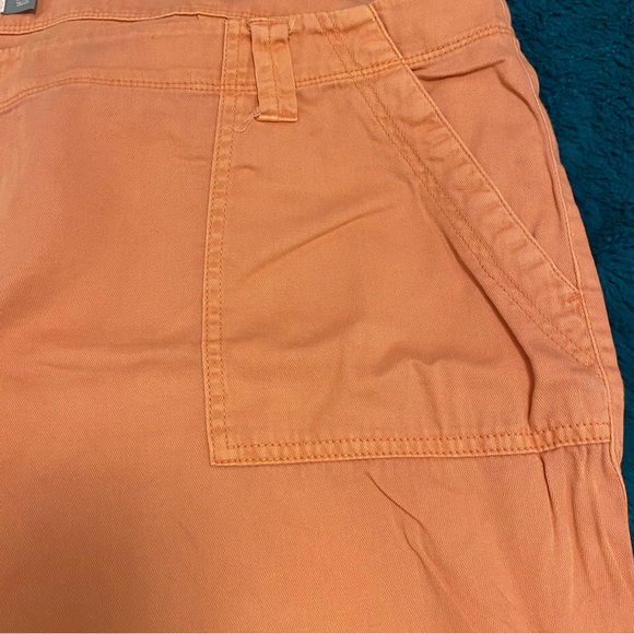 Old Navy Capri - Picture 2 of 7